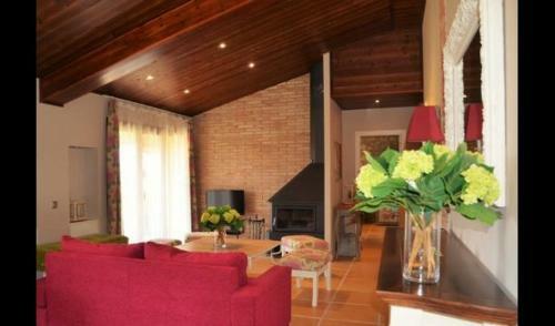 Solsona Villa Sleeps 20 With Pool