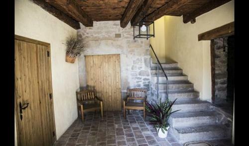 Solsona Villa Sleeps 11 With Pool