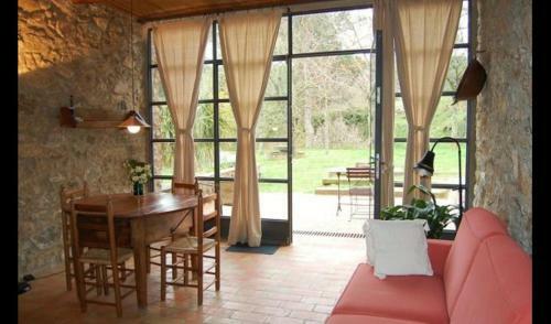 Tapis Villa Sleeps 2 With Pool