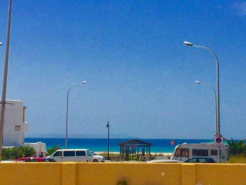 Apartamento F2 Urb Las Ca�as I