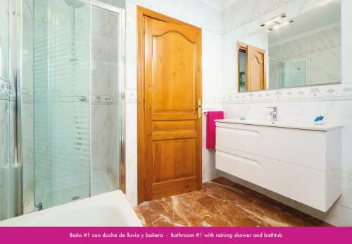 Luxury Apartment With Private Pool And Sea Views In Moraira