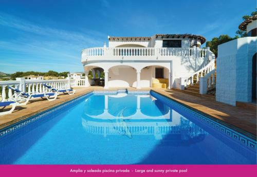 Luxury Apartment With Private Pool And Sea Views In Moraira