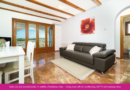 Luxury Apartment With Private Pool And Sea Views In Moraira