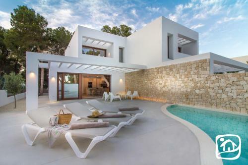 Abahana Villas El Paseo