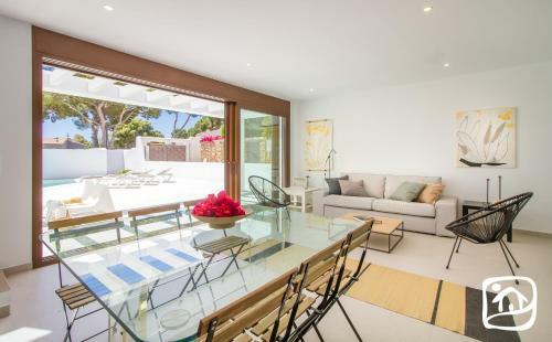 Abahana Villas El Paseo