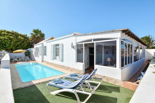 Villa R�stica Con Piscina Privada