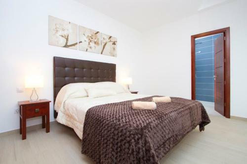 Villa Mojones - 4 Bedrooms Large Heated Pool