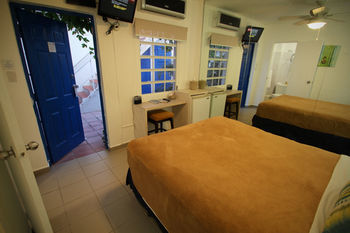 Hotel Tres Palmas Inn