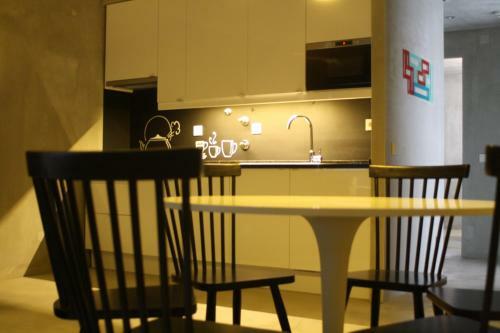 N1 Hostel Apartments And Suites