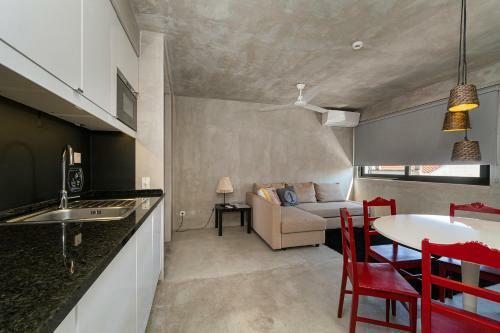 N1 Hostel Apartments And Suites