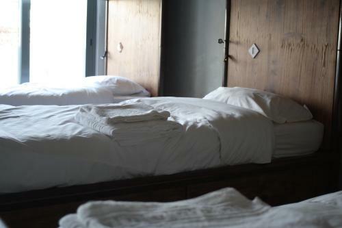 N1 Hostel Apartments And Suites