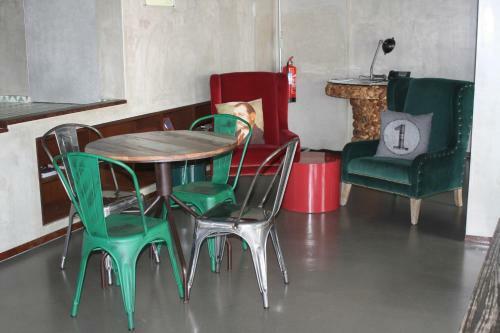 N1 Hostel Apartments And Suites