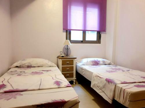 Los Locos Beach Apartments