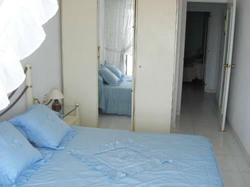 Authentic Family Apartment Facing The Sea