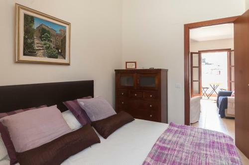 Lets Holidays Apartment La Guardia