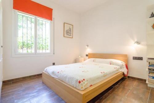 Tossa de Mar Villa Sleeps 8 Pool