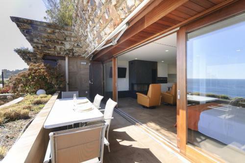 Lets Holidays Modern Sea Views Apartment