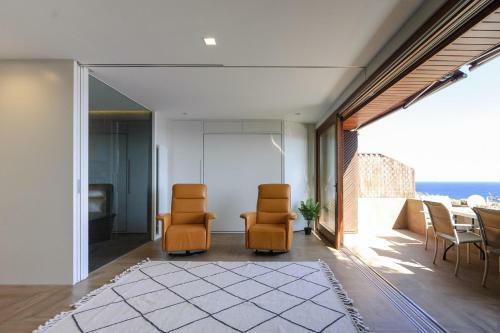 Lets Holidays Modern Sea Views Apartment