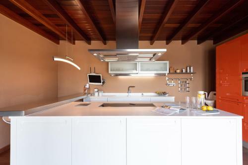 Oasis Villa With Swimming Pool In 4000m2 Garden