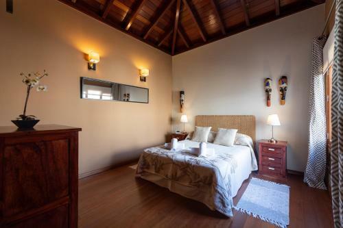 Oasis Villa With Swimming Pool In 4000m2 Garden