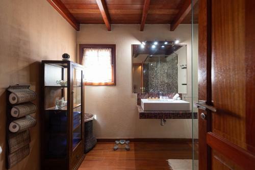 Oasis Villa With Swimming Pool In 4000m2 Garden