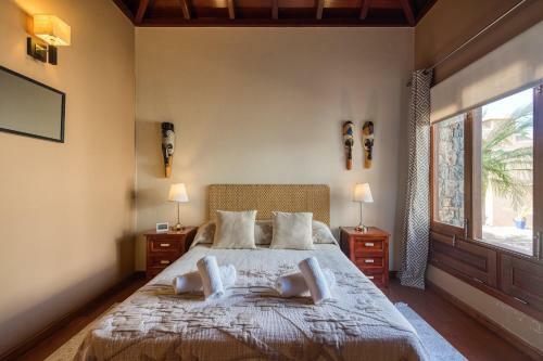 Oasis Villa With Swimming Pool In 4000m2 Garden