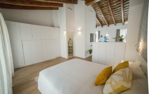 Evi Apartments