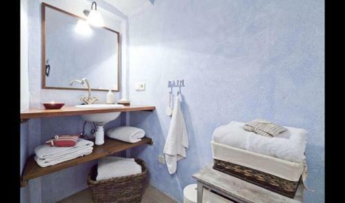 Ullastret Villa Sleeps 6 With Pool And Air Con
