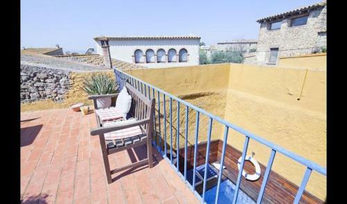 Ullastret Villa Sleeps 6 With Pool And Air Con