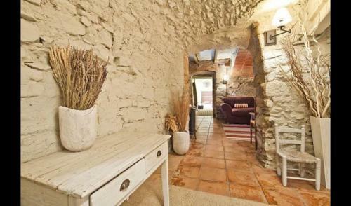 Ullastret Villa Sleeps 6 With Pool And Air Con