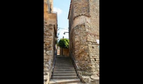 Ullastret Villa Sleeps 6 With Pool And Air Con