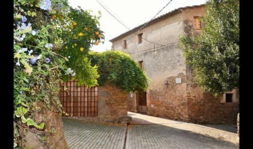 Ullastret Villa Sleeps 6 With Pool And Air Con
