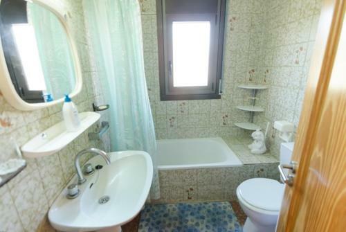 Vallcanera Villa Sleeps 5 Pool