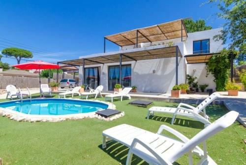 Vallcanera Villa Sleeps 8 Pool Wifi