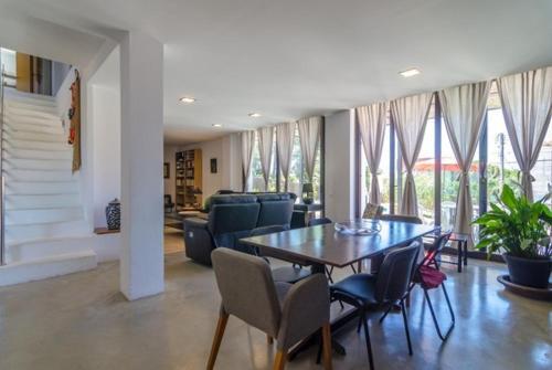 Vallcanera Villa Sleeps 8 Pool Wifi
