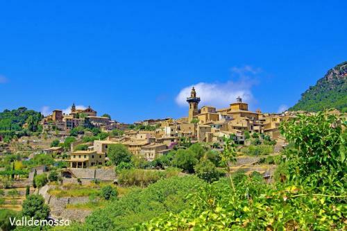 Valldemossa Villa Sleeps 8 With Pool And Air Con