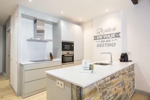 Luderna - Apartamento Con Terraza Bonaigua B1 Joanchiquet