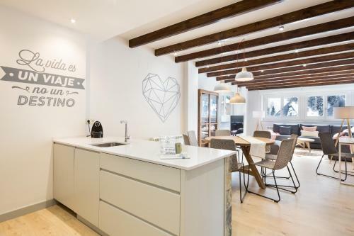 Luderna - Apartamento Con Terraza Bonaigua B1 Joanchiquet