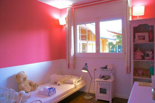 Lady Marian El Vendrell Villa Hutt-041075