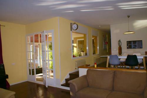 Lady Marian El Vendrell Villa Hutt-041075