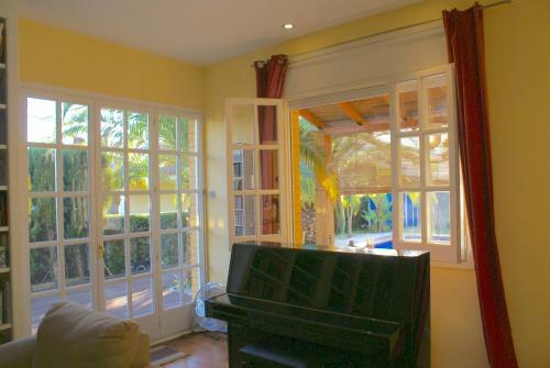 Lady Marian El Vendrell Villa Hutt-041075