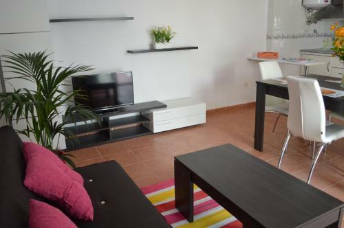 Ground Floor Apartment With Kitchenette, Private Patio, West Facing
