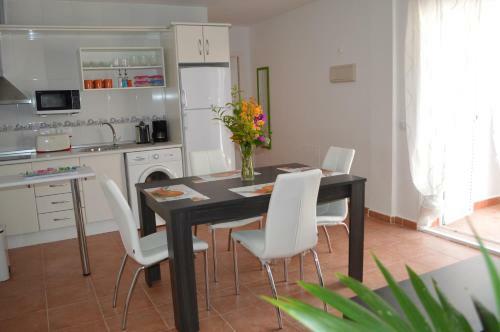 Ground Floor Apartment With Kitchenette, Private Patio, West Facing