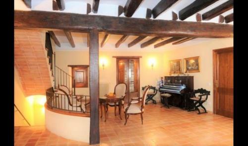 El Vendrell Villa Sleeps 34 With Pool And Air Con