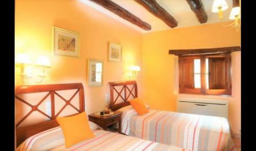El Vendrell Villa Sleeps 34 With Pool And Air Con