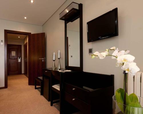 Cardal Hotel