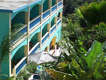 Hotel Lazy Parrot Inn