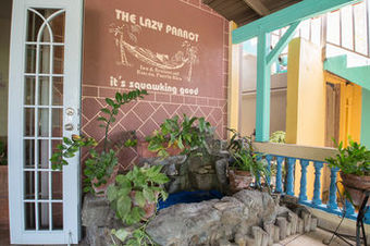 Hotel Lazy Parrot Inn