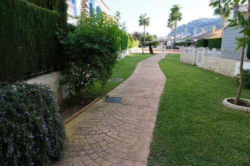 Oasis Park Silvia