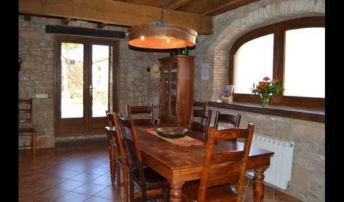 Vic Villa Sleeps 8 With Pool